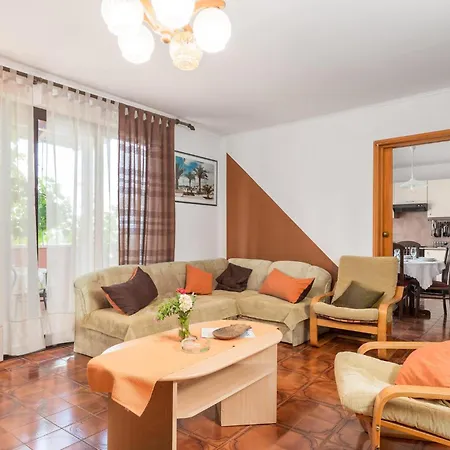 Apartment Beautiful In With Kitchen Mali Losinj